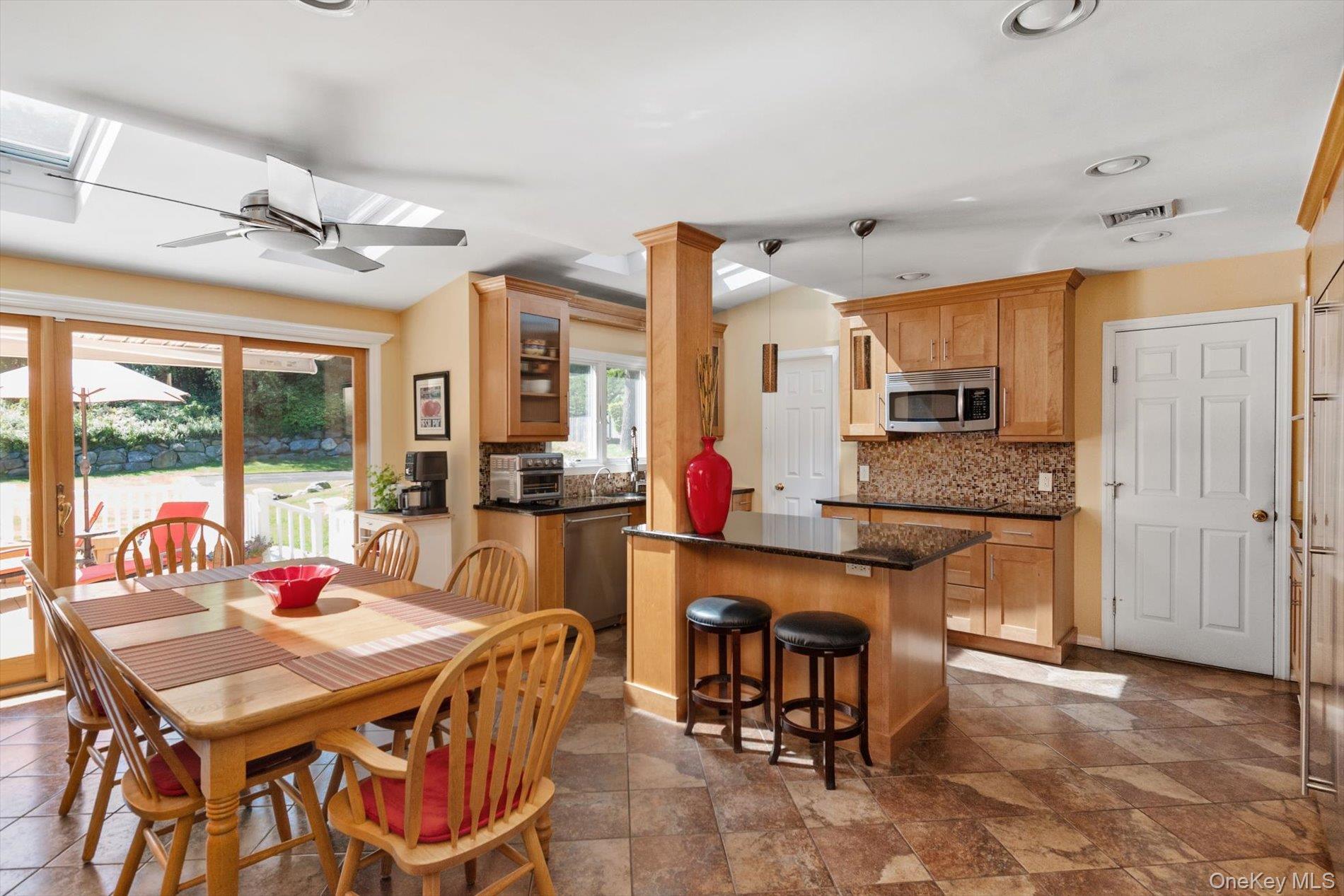 #8 photo, 219 Burrs Lane, Dix Hills , NY 11746