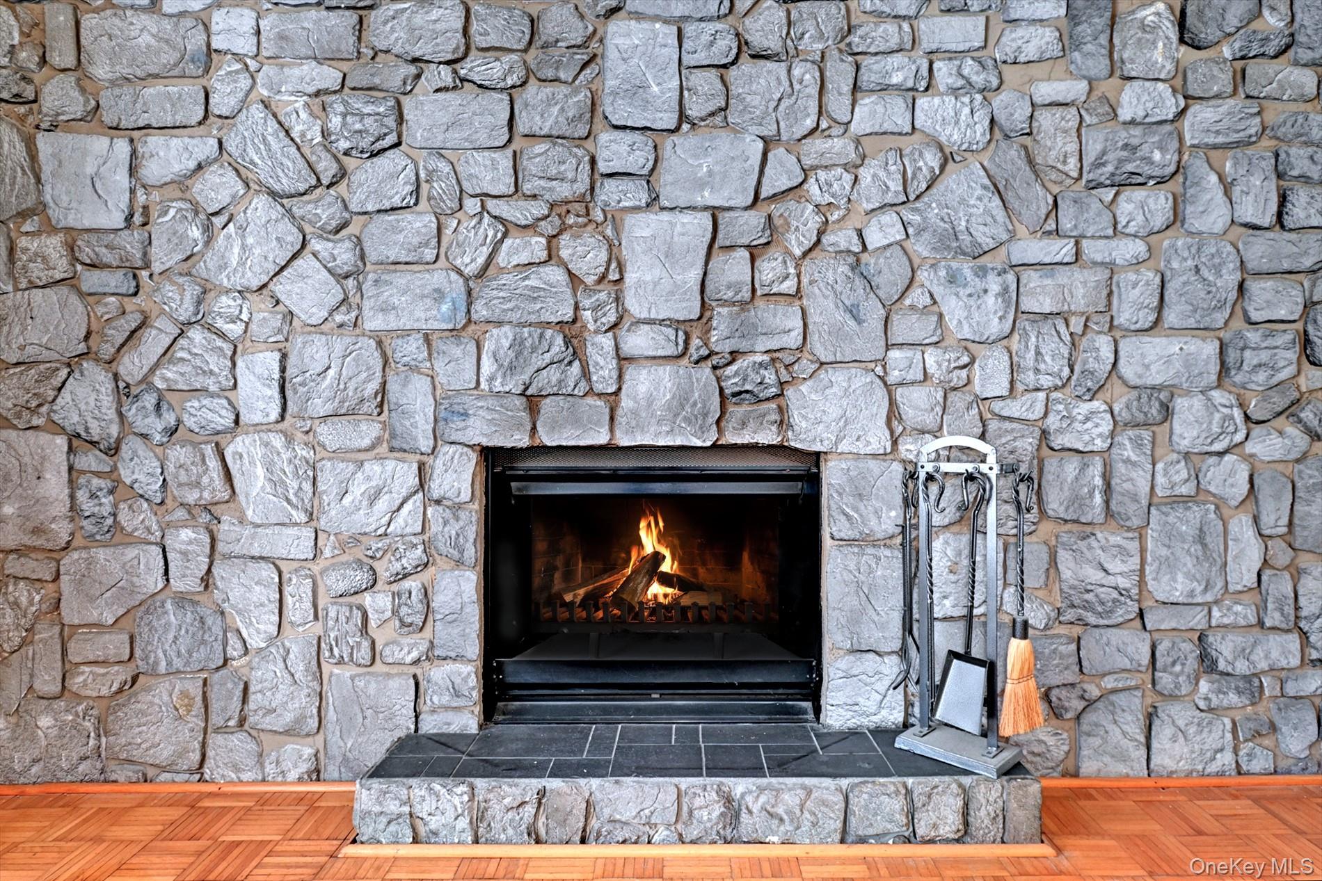 #8 photo, 16 Hempstead Street, 롱 아일랜드 Holtsville , NY 11742