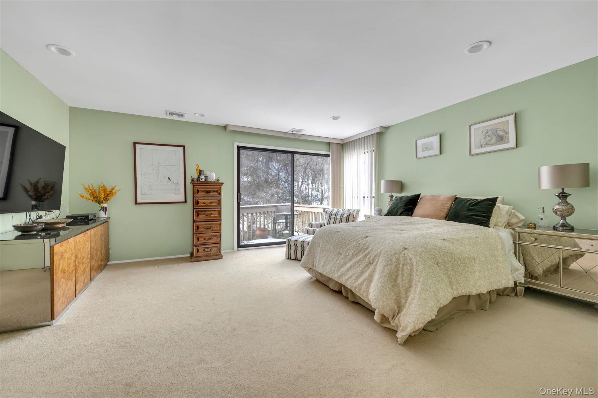 #12 photo, 6 John Bean Court, Port Washington , NY 11050