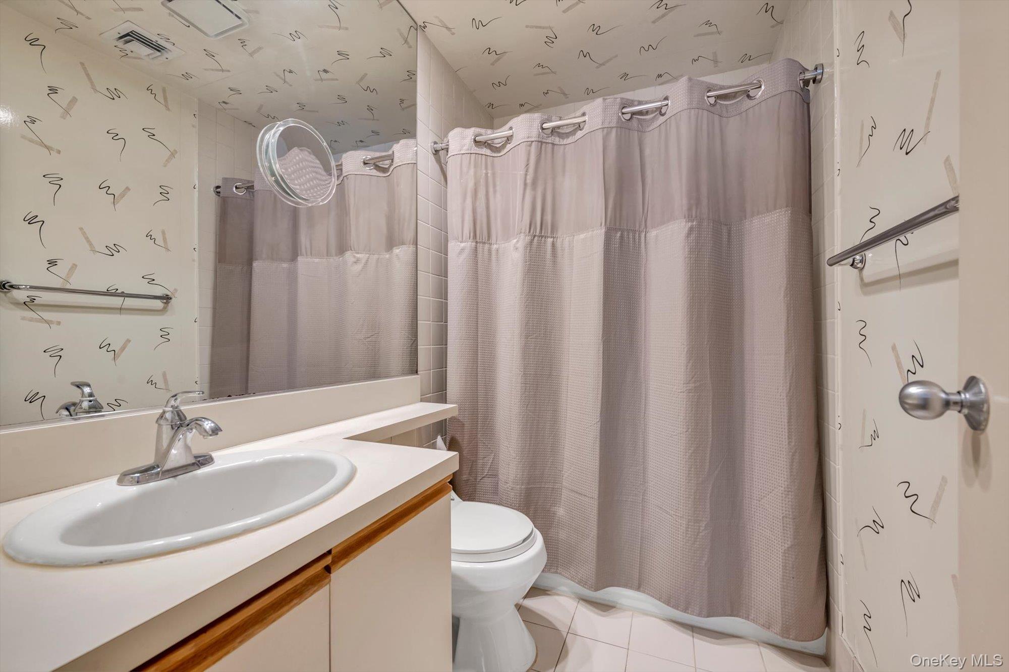 #17 photo, 6 John Bean Court, Port Washington , NY 11050