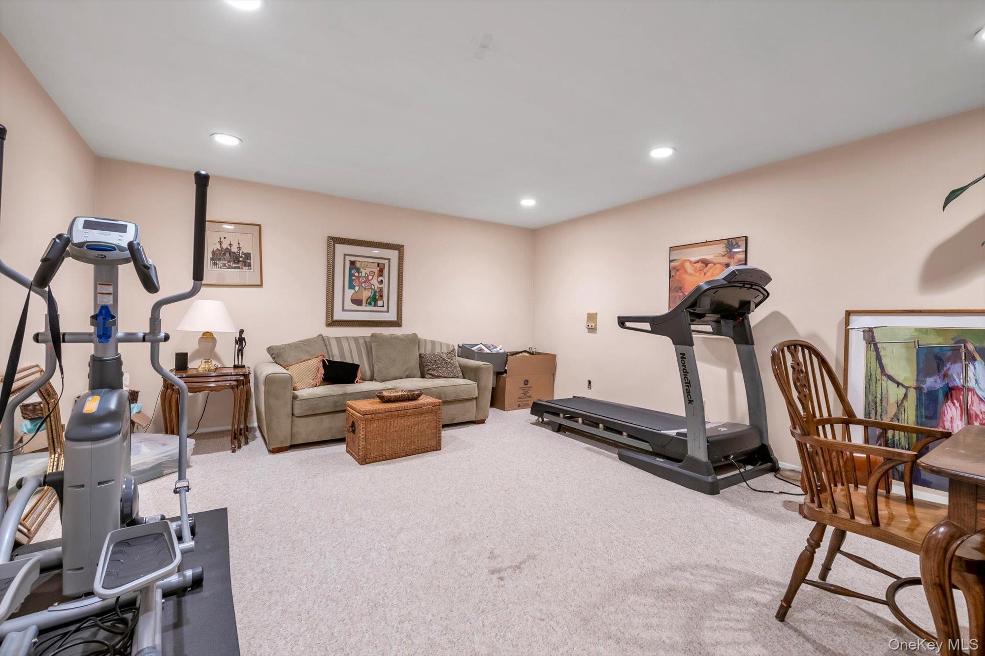 #18 photo, 6 John Bean Court, Port Washington , NY 11050