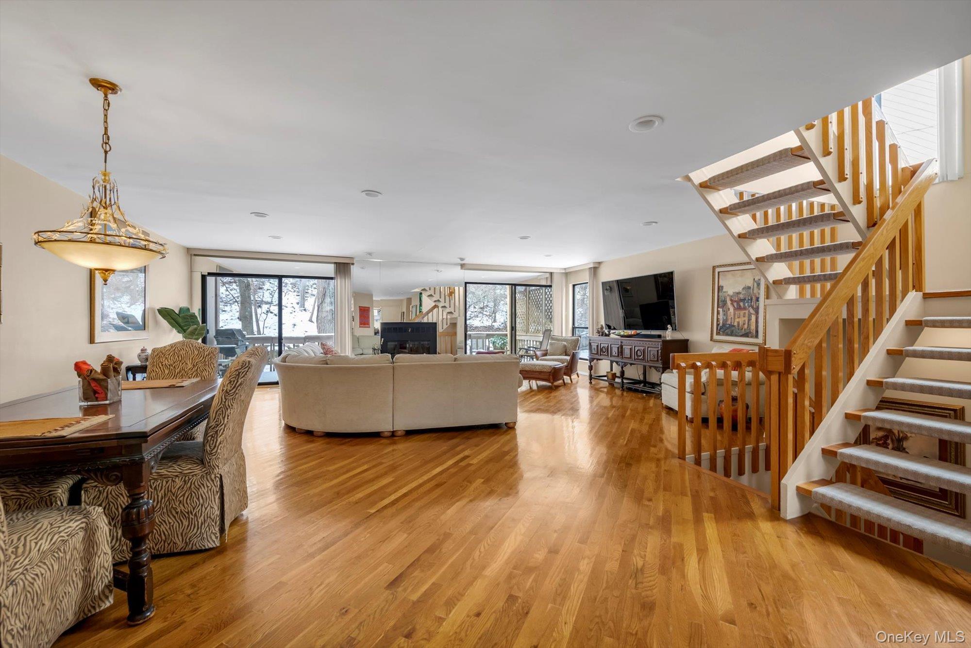 #4 photo, 6 John Bean Court, Port Washington , NY 11050