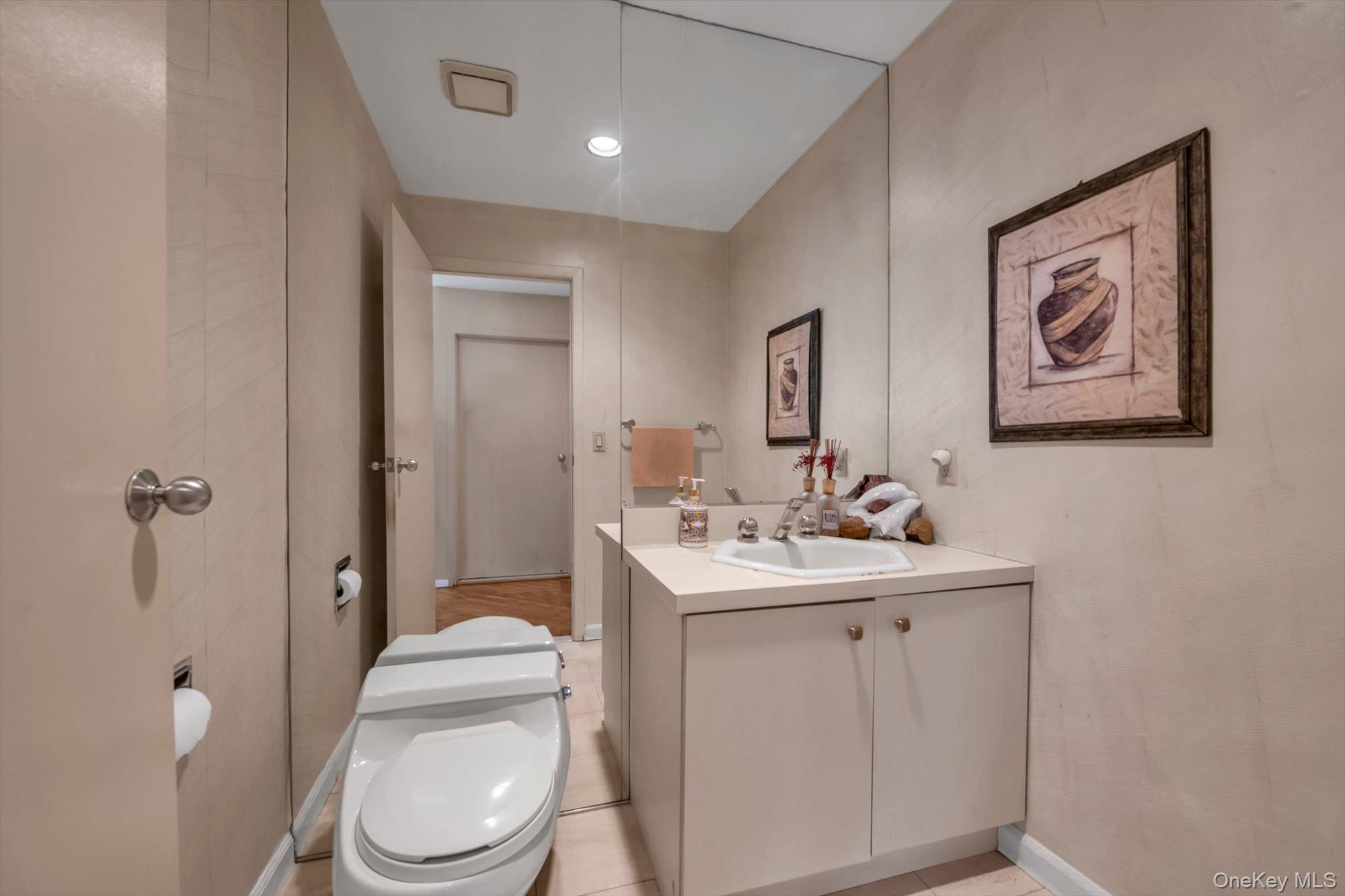 #9 photo, 6 John Bean Court, Port Washington , NY 11050