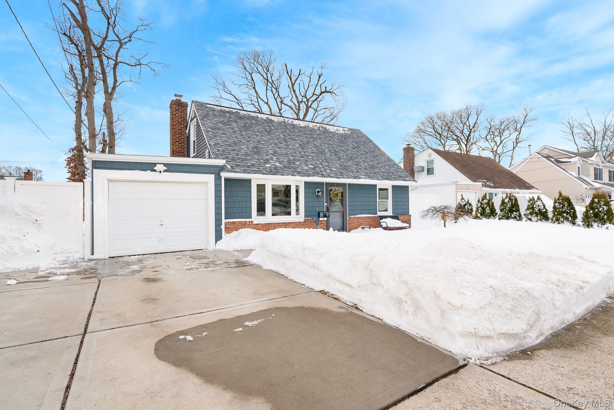 #3 photo, 126 Boston Avenue, Massapequa , NY 11758