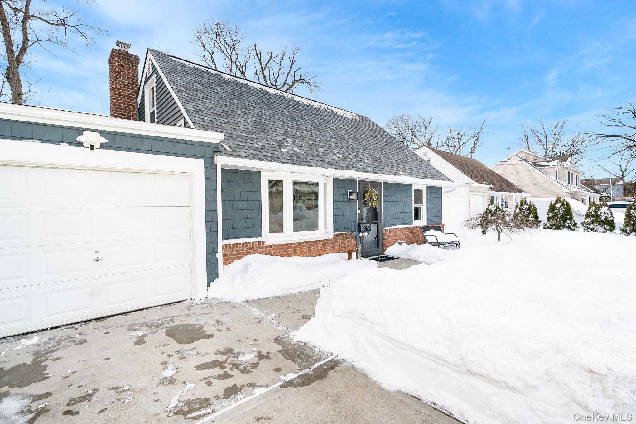 #4 photo, 126 Boston Avenue, Massapequa , NY 11758