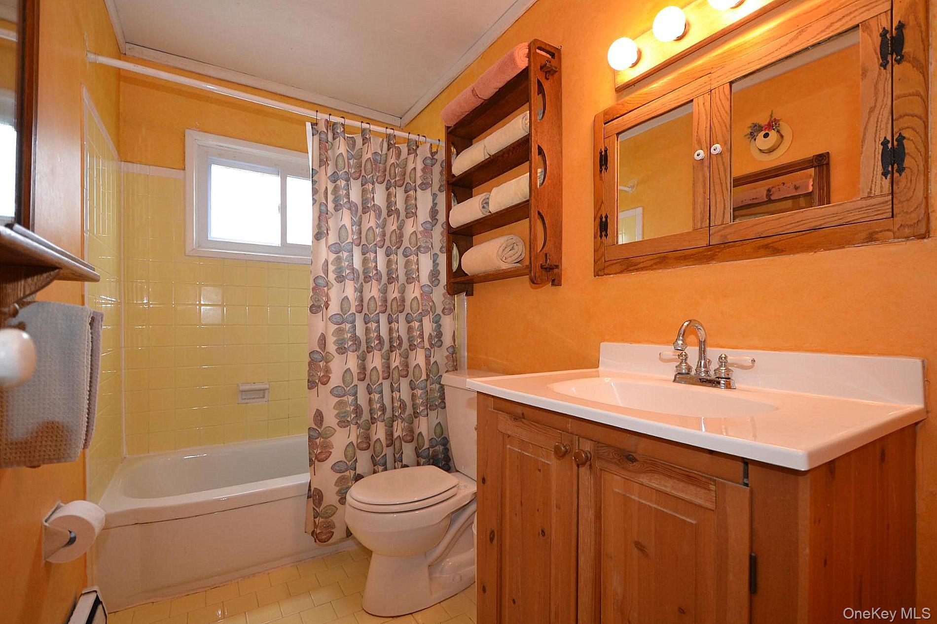 #10 photo, 11 Cherokee Street, Massapequa , NY 11758