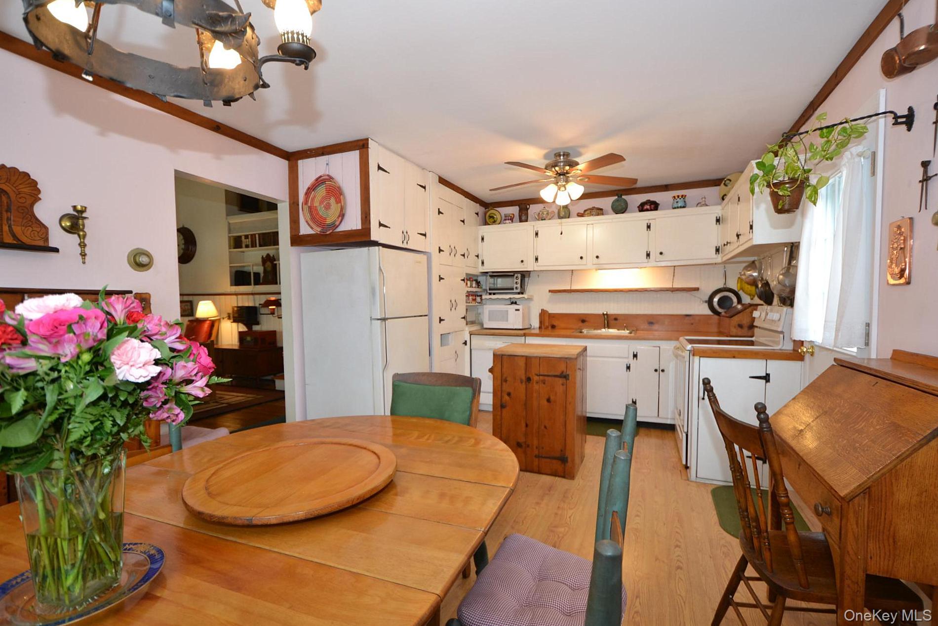 #3 photo, 11 Cherokee Street, Massapequa , NY 11758