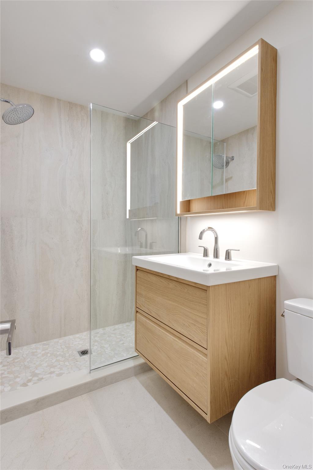 #18 photo, 29 Woodland Drive, Roslyn , NY 11576