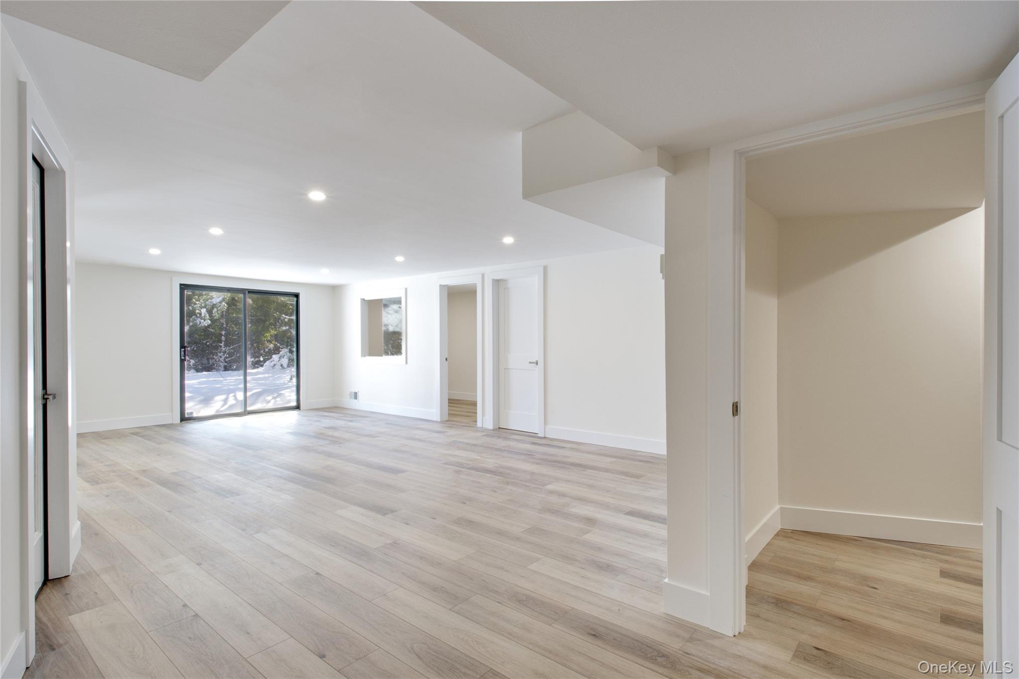 #20 photo, 29 Woodland Drive, Roslyn , NY 11576