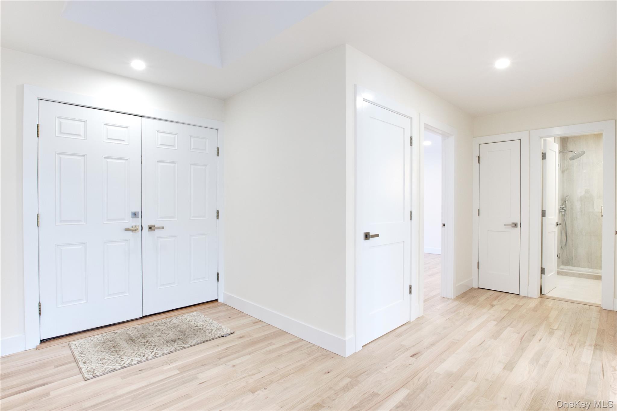 #3 photo, 29 Woodland Drive, Roslyn , NY 11576