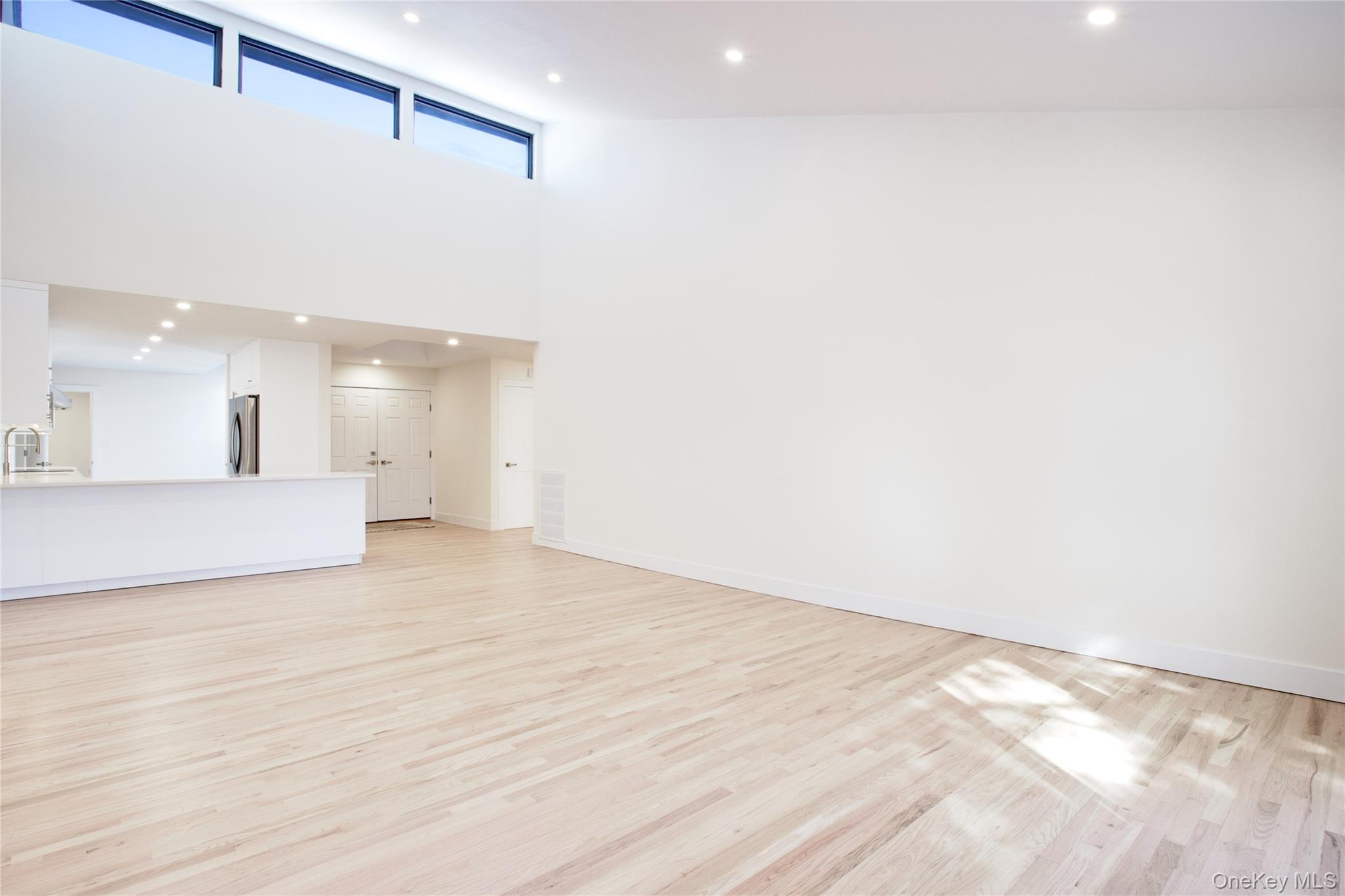 #6 photo, 29 Woodland Drive, Roslyn , NY 11576