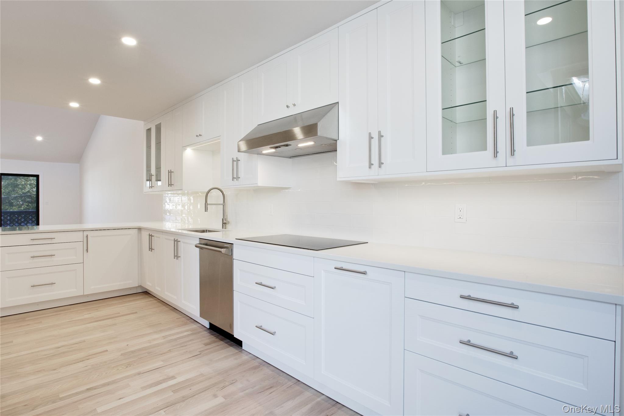 #9 photo, 29 Woodland Drive, Roslyn , NY 11576