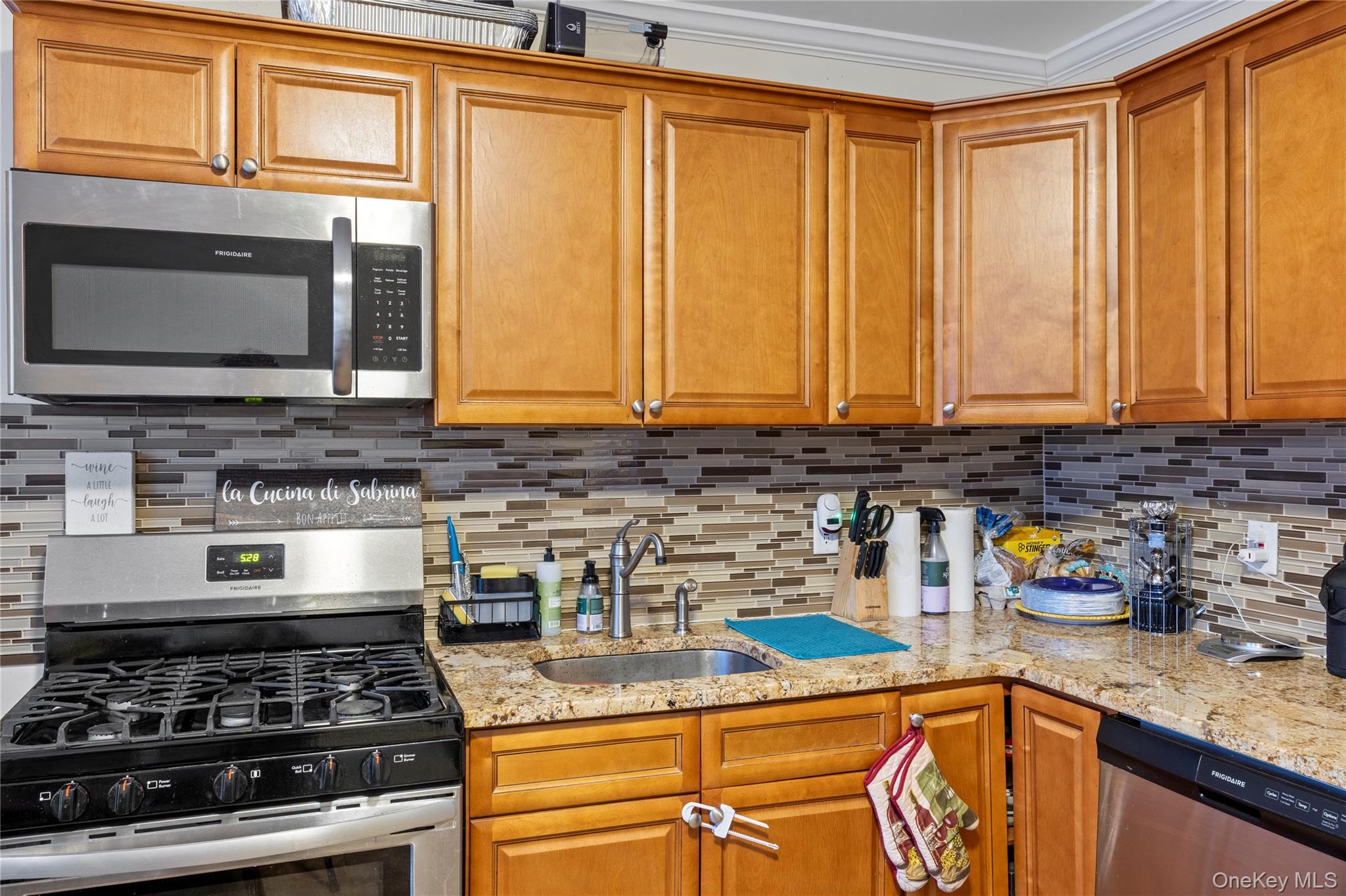 #4 photo, 23 Pineview Boulevard, সাফোক কাউন্টি Central Islip , NY 11722