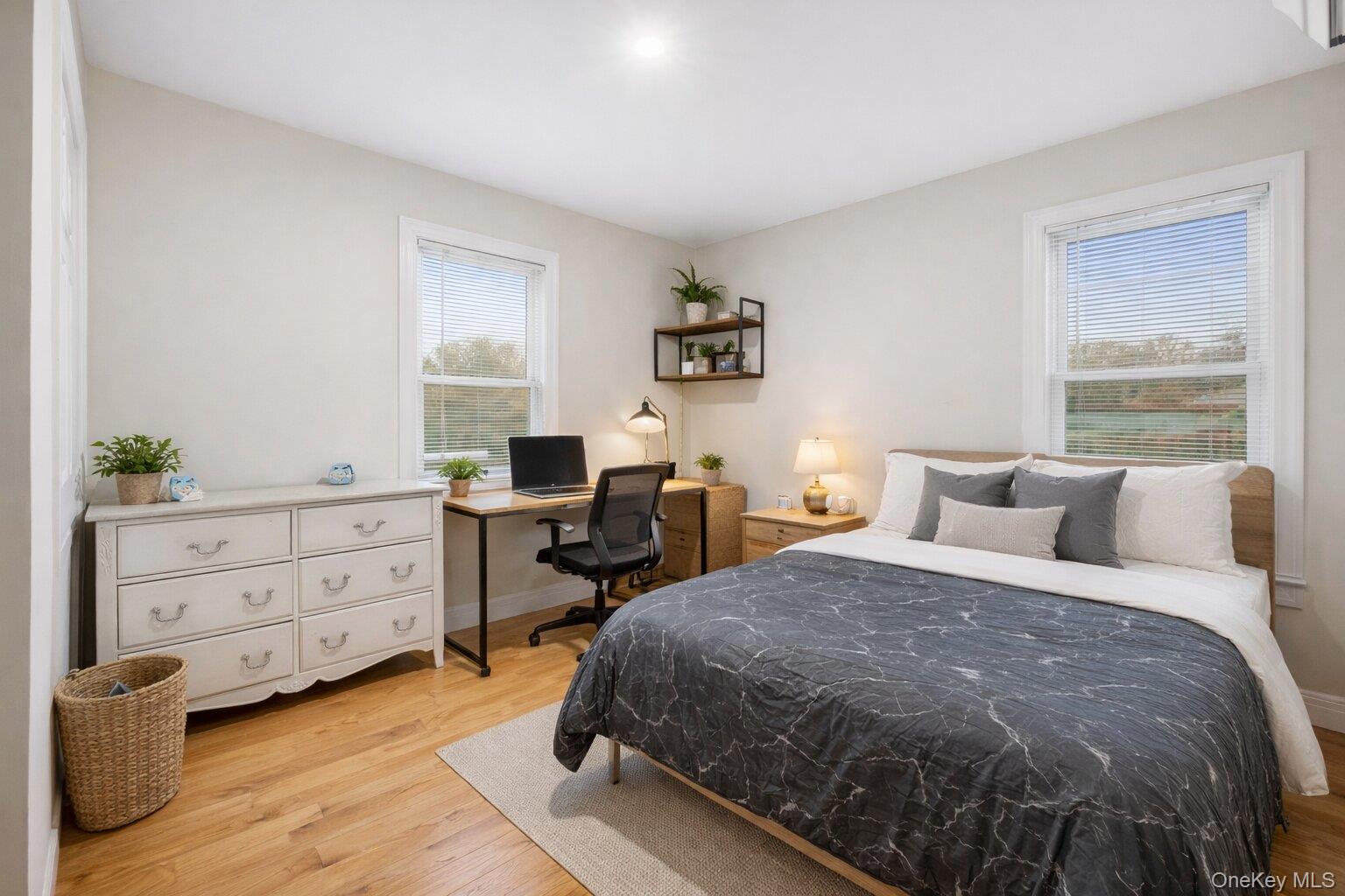 #9 photo, 23 Pineview Boulevard, সাফোক কাউন্টি Central Islip , NY 11722