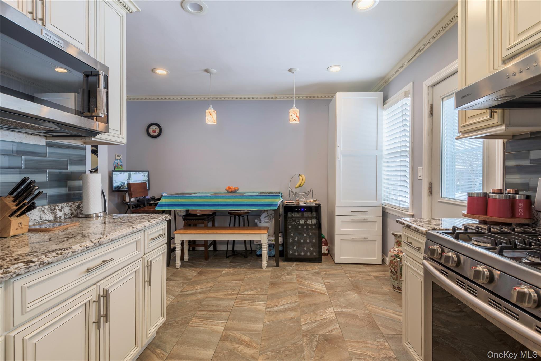 #14 photo, 34 Pine Street, নাসাউ কাউন্টি Hicksville , NY 11801