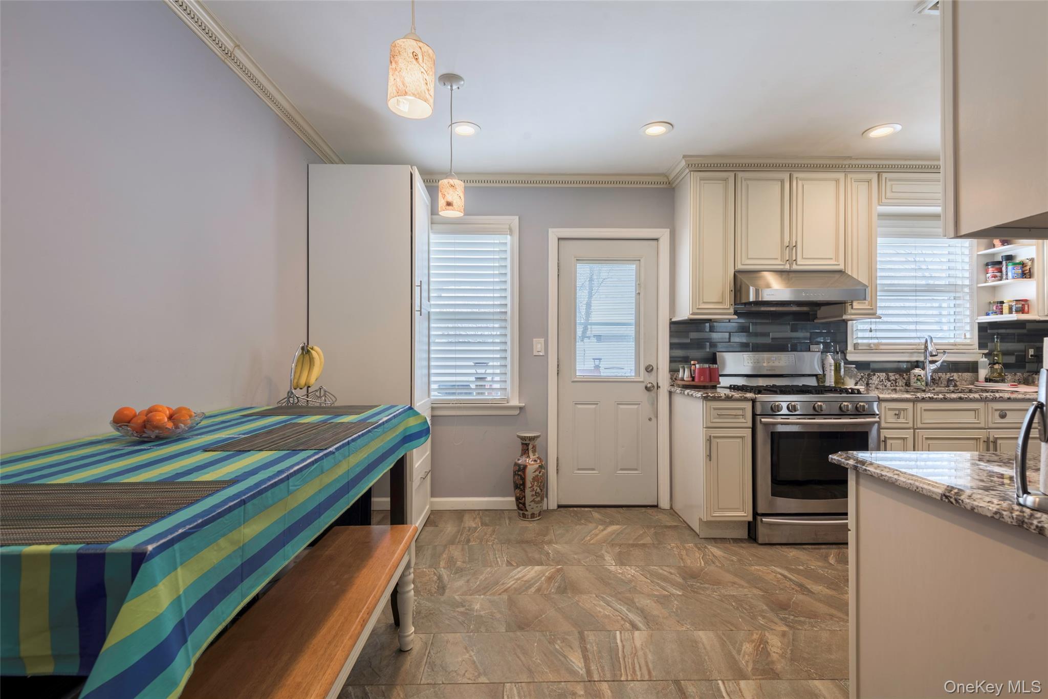 #15 photo, 34 Pine Street, নাসাউ কাউন্টি Hicksville , NY 11801