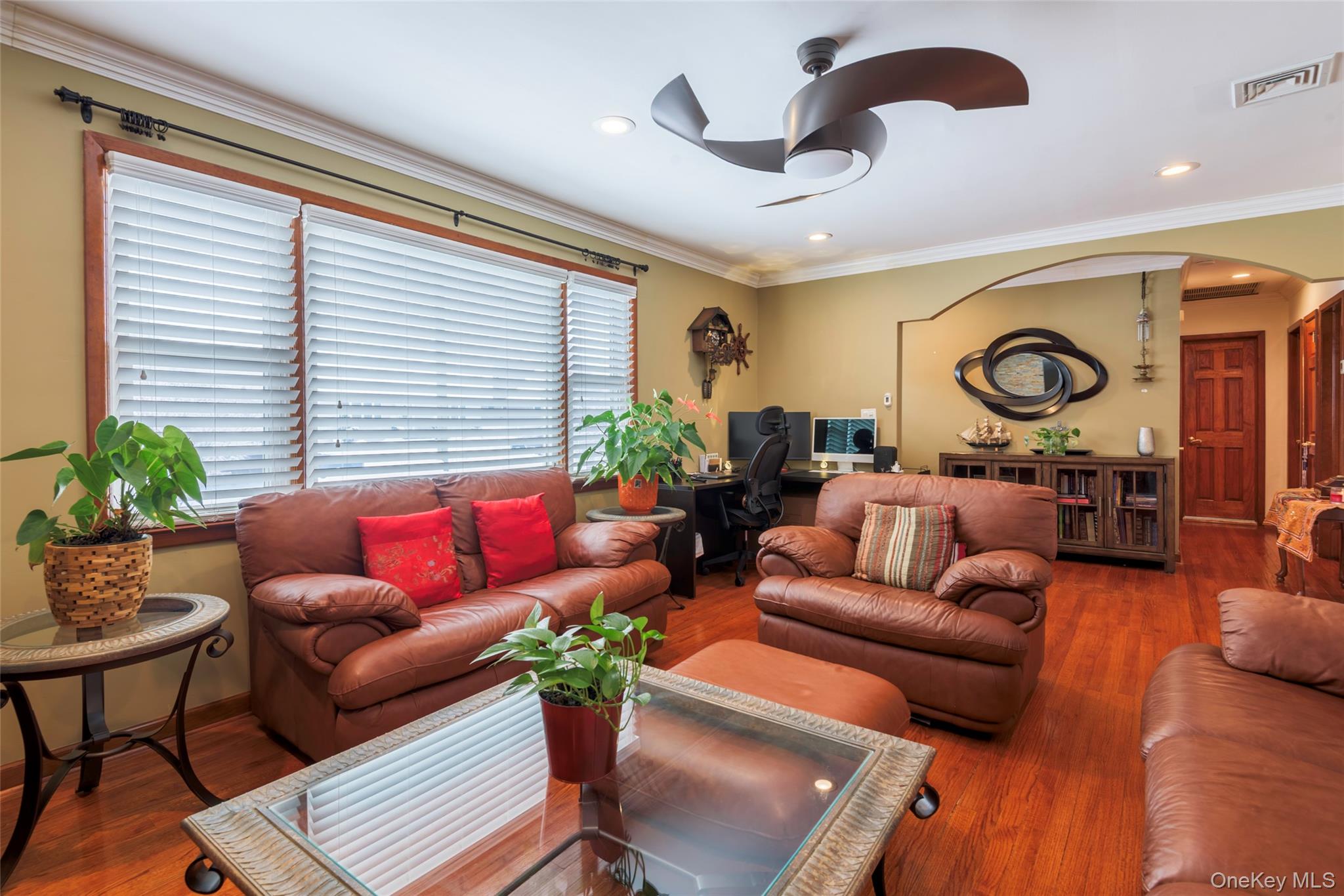 #8 photo, 34 Pine Street, নাসাউ কাউন্টি Hicksville , NY 11801