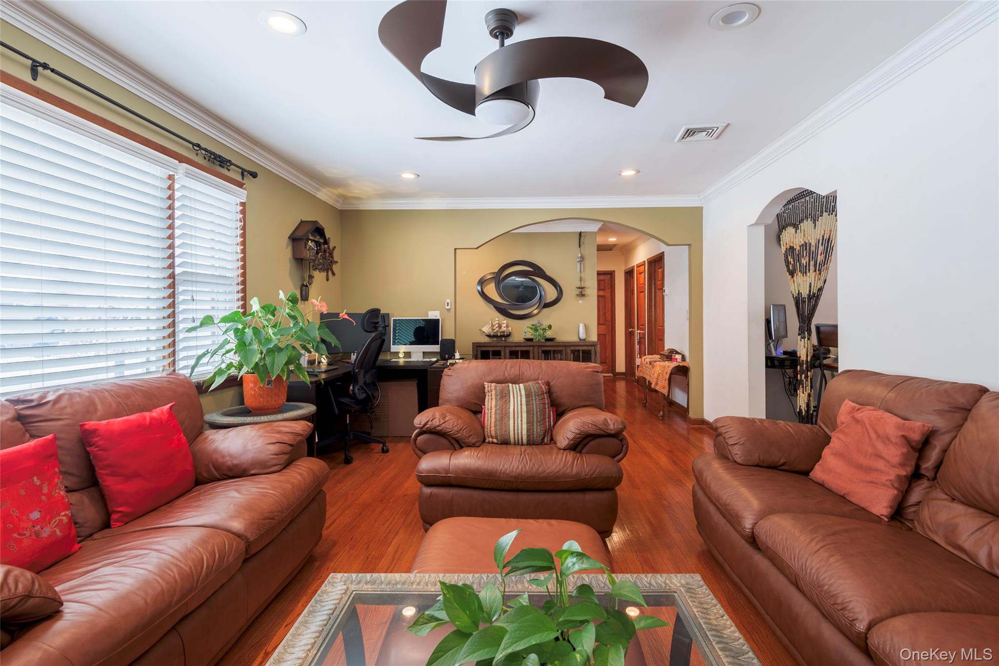 #9 photo, 34 Pine Street, নাসাউ কাউন্টি Hicksville , NY 11801