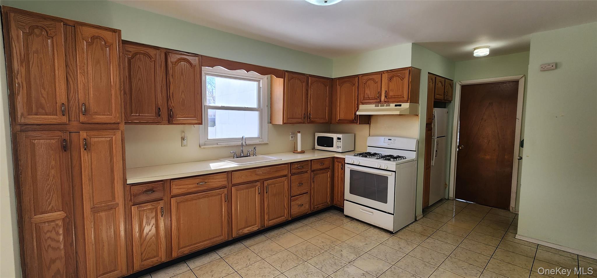 #5 photo, 250 Overton Street, Deer Park , NY 11729