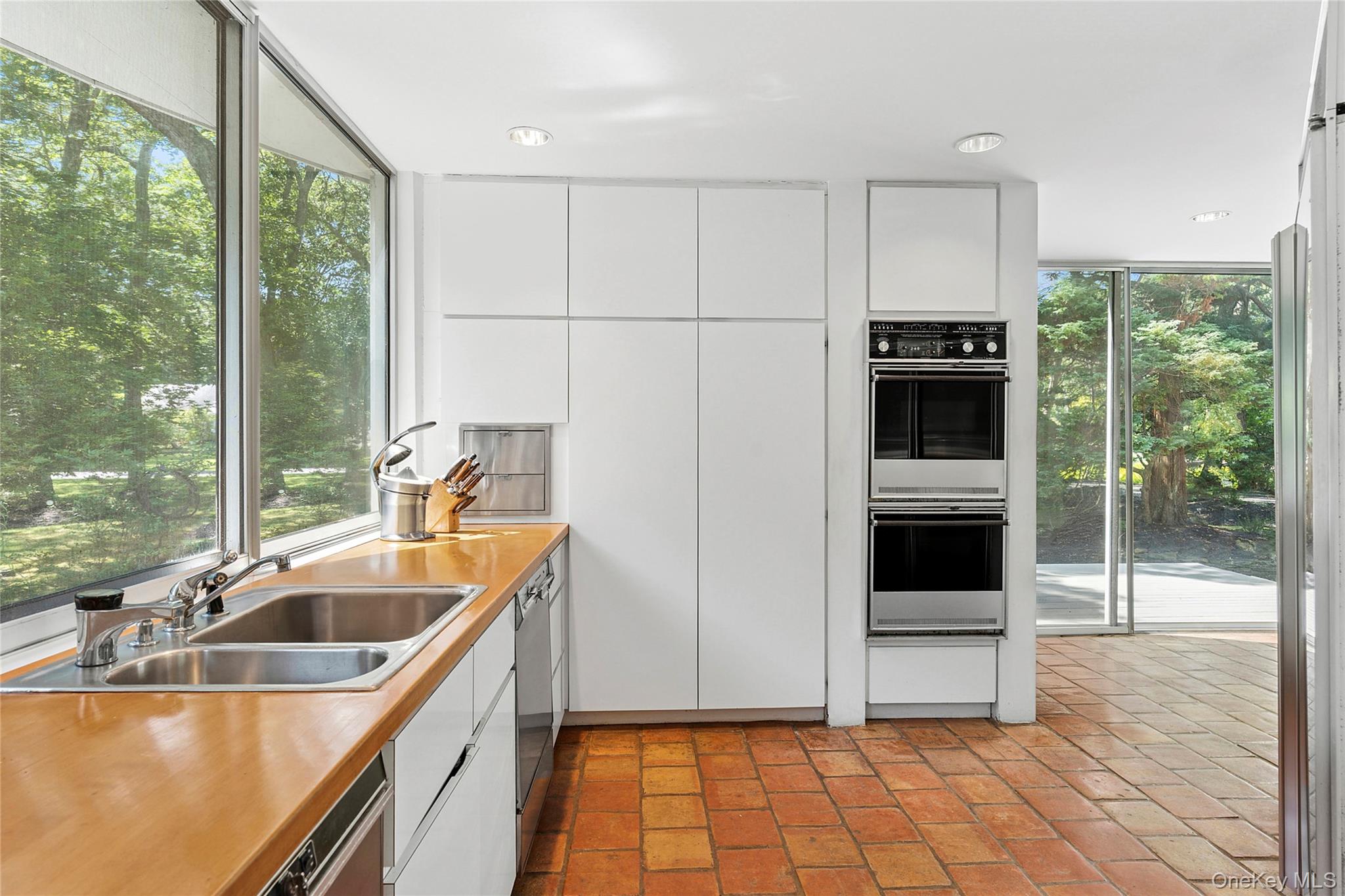 #6 photo, 12 Lakewood Lane, Quogue , NY 11959