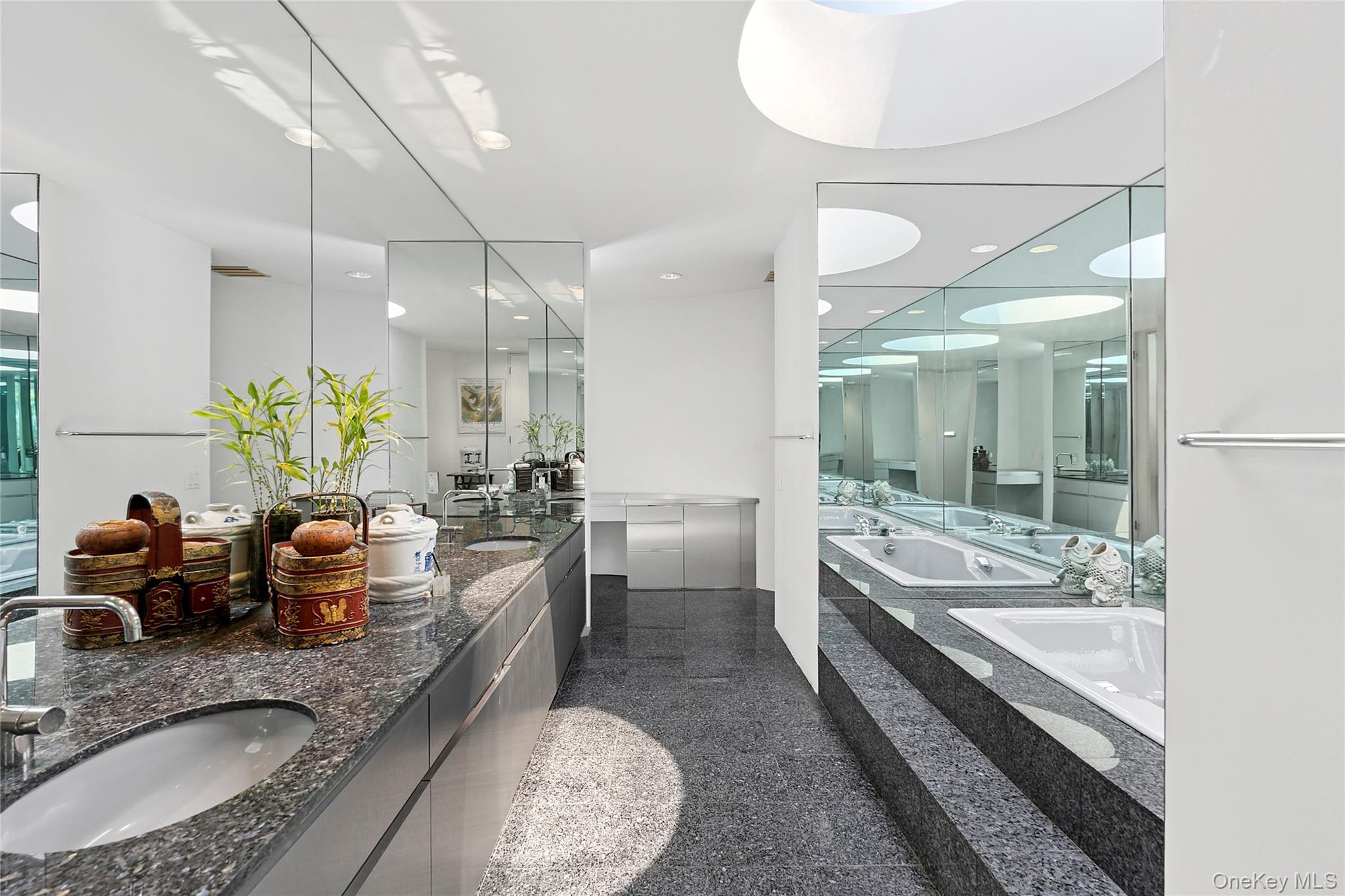 #9 photo, 12 Lakewood Lane, Quogue , NY 11959