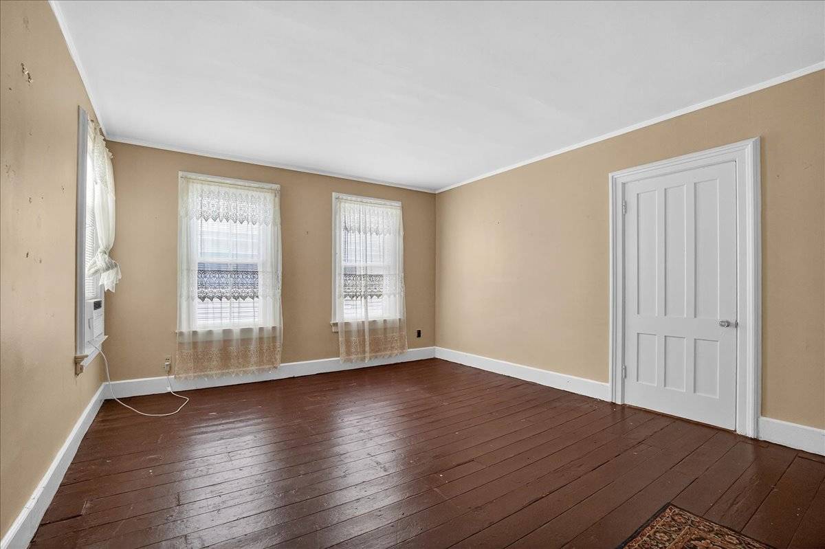 #25 photo, 302 S William St, 뉴욕주 Johnstown , NY 12095