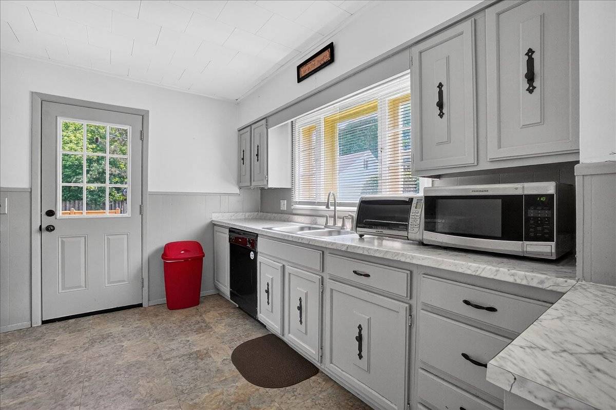 #33 photo, 302 S William St, 뉴욕주 Johnstown , NY 12095