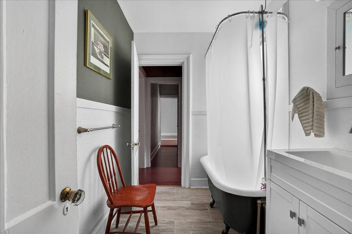 #42 photo, 302 S William St, 뉴욕주 Johnstown , NY 12095