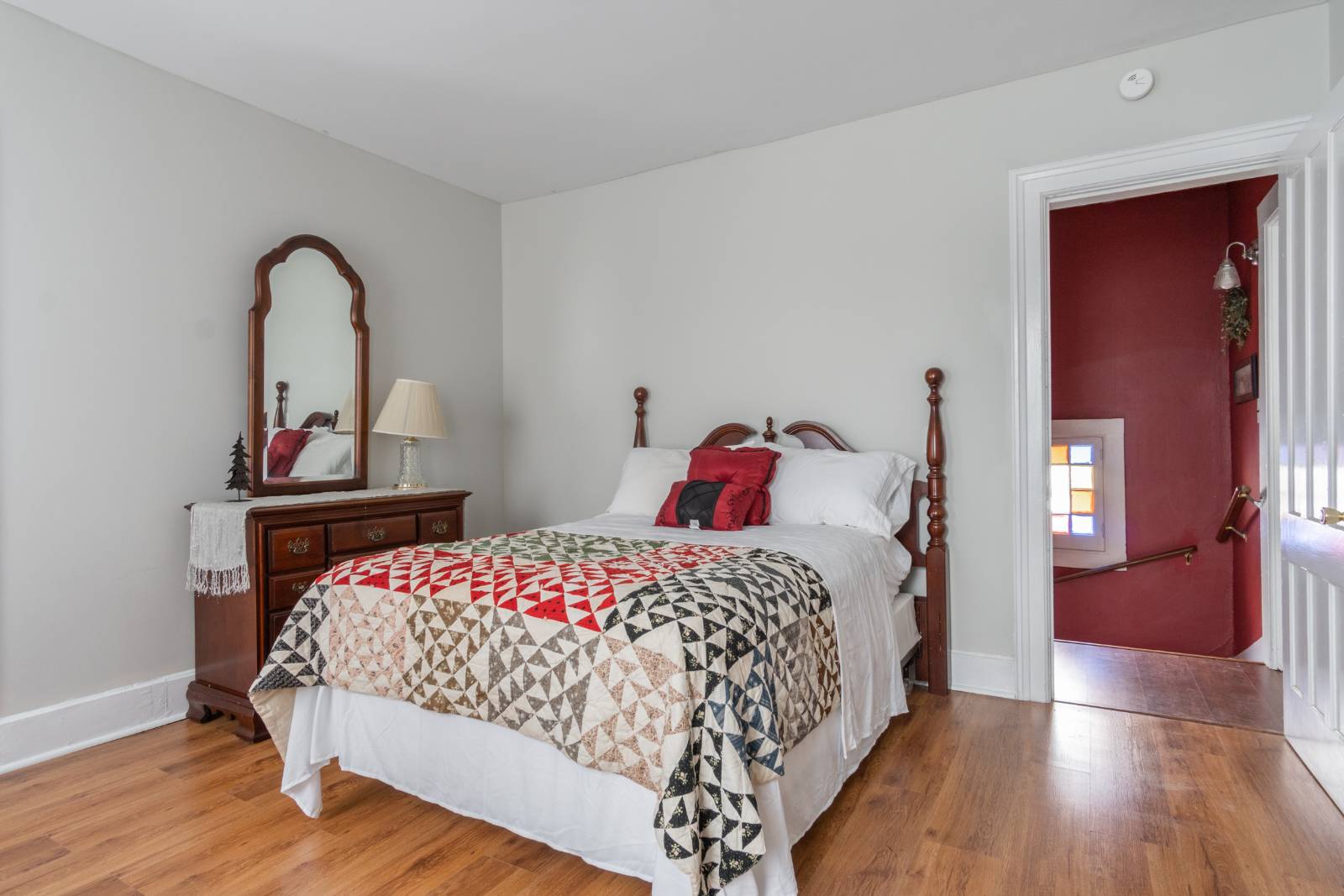 #50 photo, 302 S William St, 뉴욕주 Johnstown , NY 12095