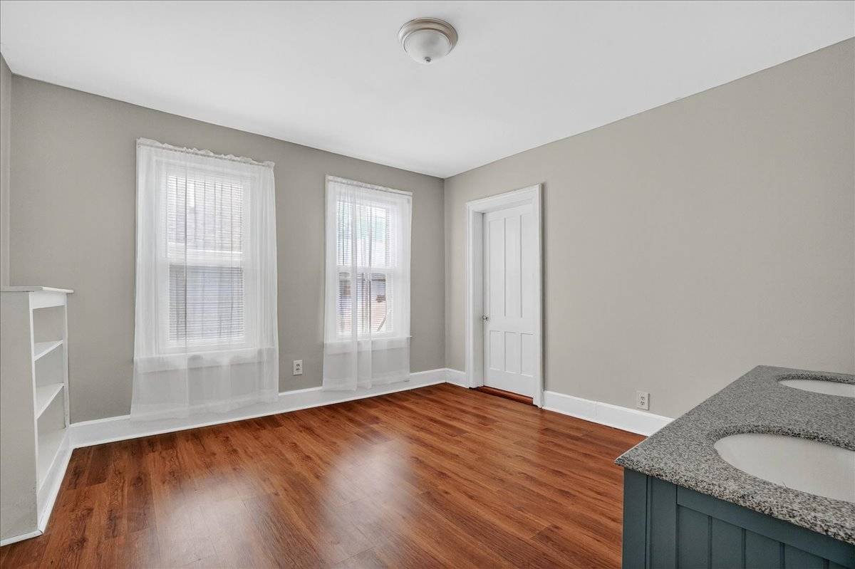 #55 photo, 302 S William St, 뉴욕주 Johnstown , NY 12095