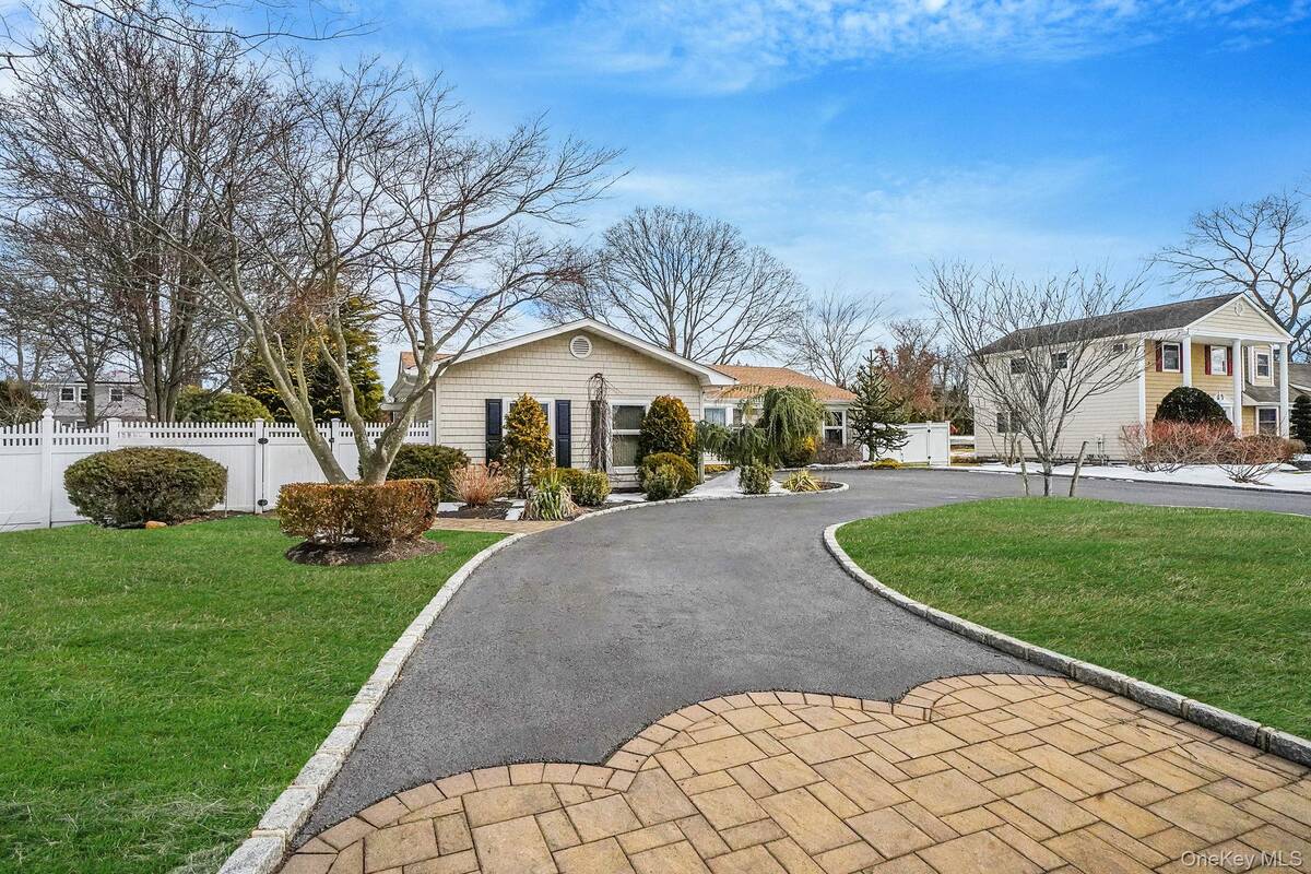 #2 photo, 3 Biscayne Avenue, সাফোক কাউন্টি Farmingville , NY 11738