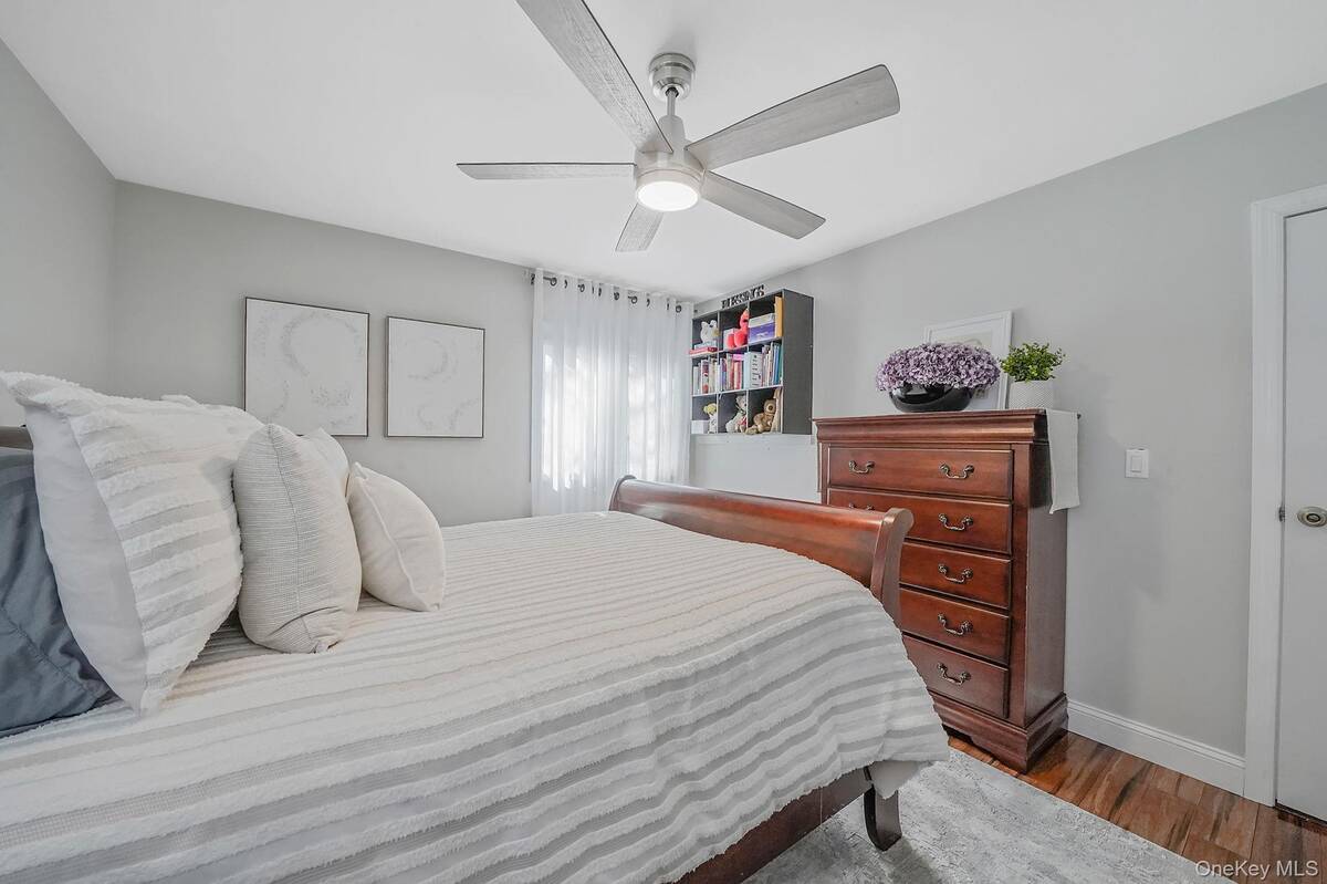 #26 photo, 3 Biscayne Avenue, সাফোক কাউন্টি Farmingville , NY 11738