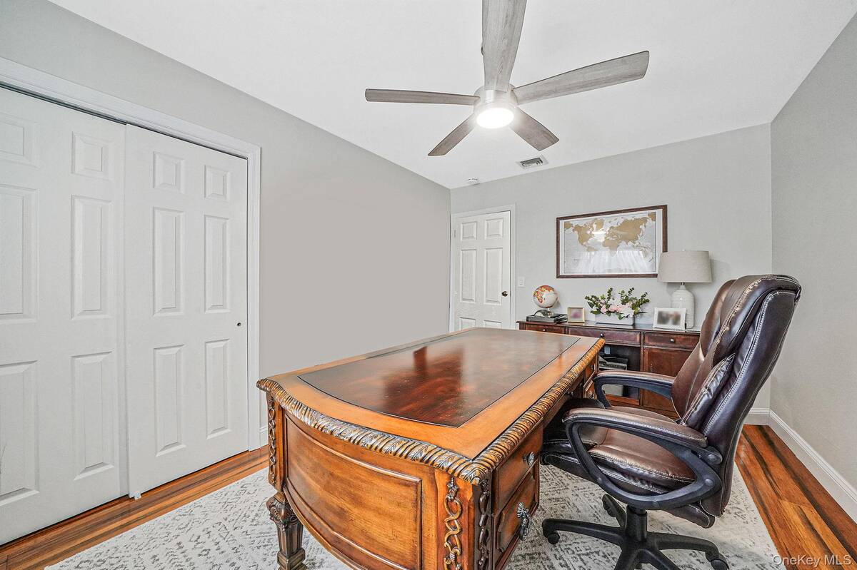 #27 photo, 3 Biscayne Avenue, সাফোক কাউন্টি Farmingville , NY 11738