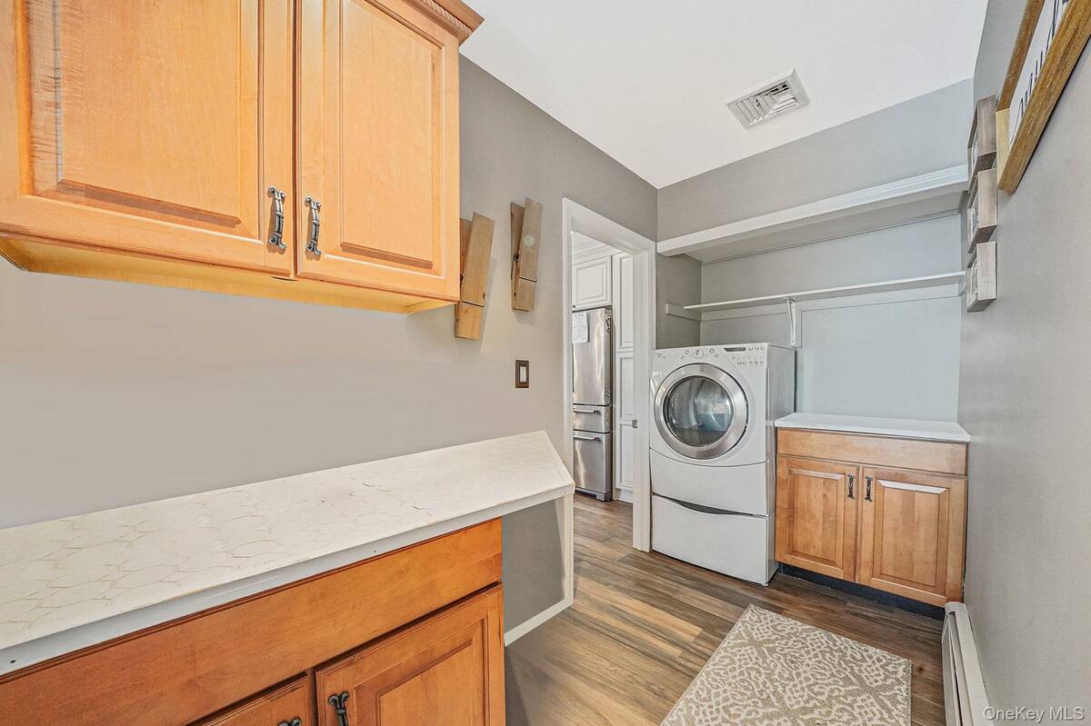 #31 photo, 3 Biscayne Avenue, সাফোক কাউন্টি Farmingville , NY 11738