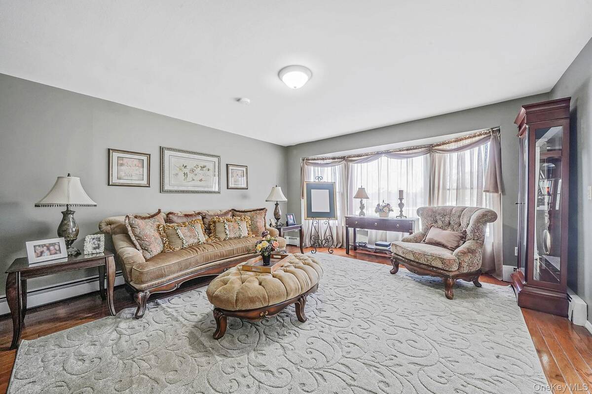 #6 photo, 3 Biscayne Avenue, সাফোক কাউন্টি Farmingville , NY 11738