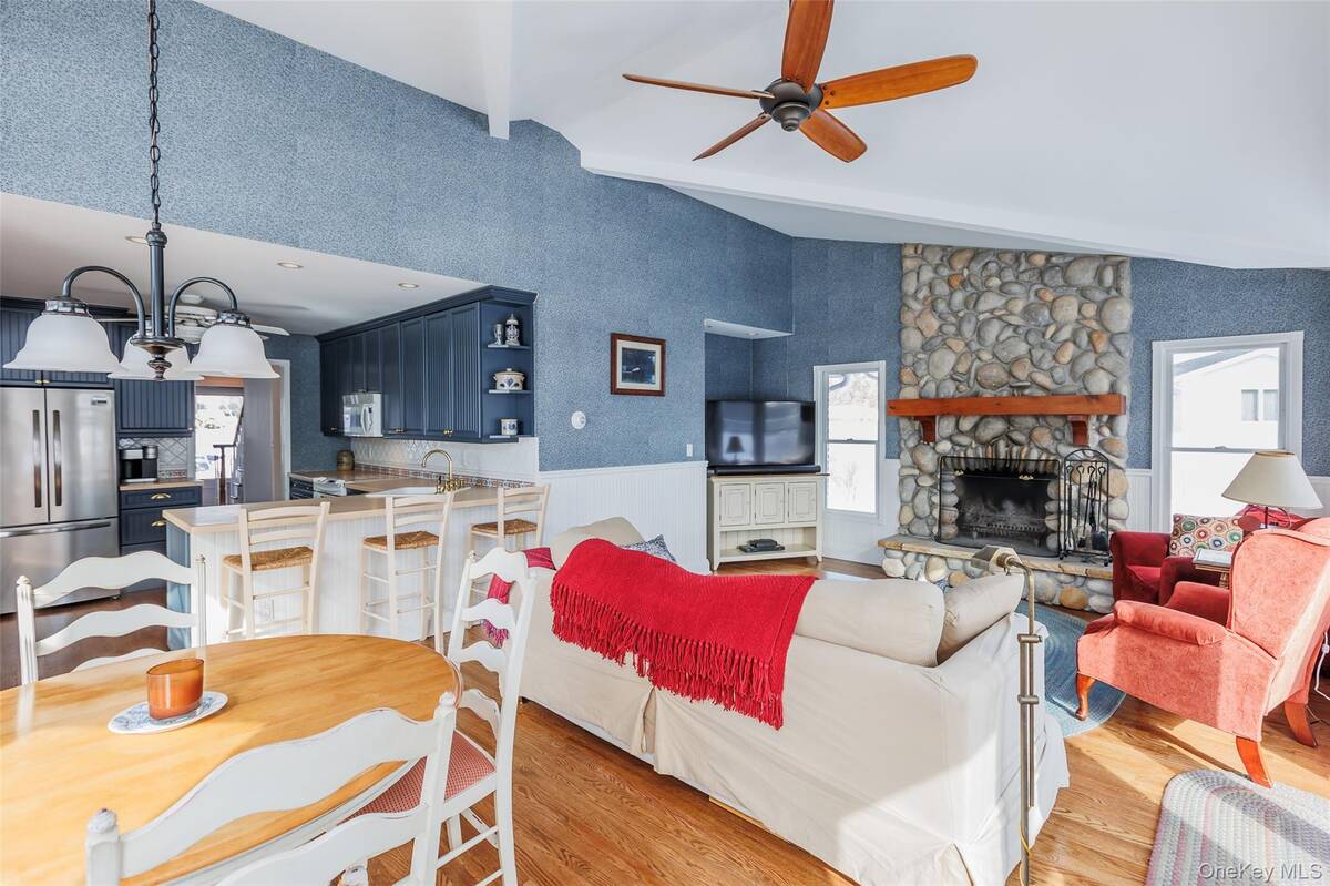 #13 photo, 45 Terry Lane, Commack , NY 11725