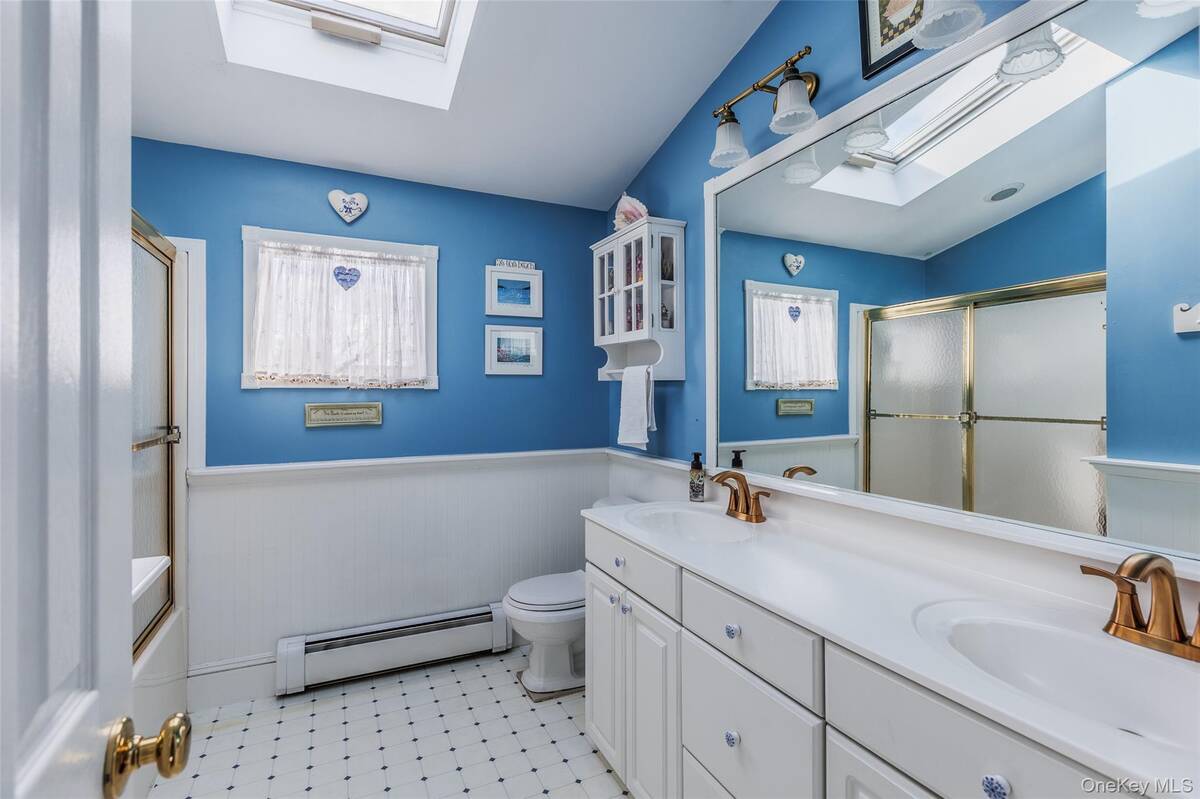 #21 photo, 45 Terry Lane, Commack , NY 11725