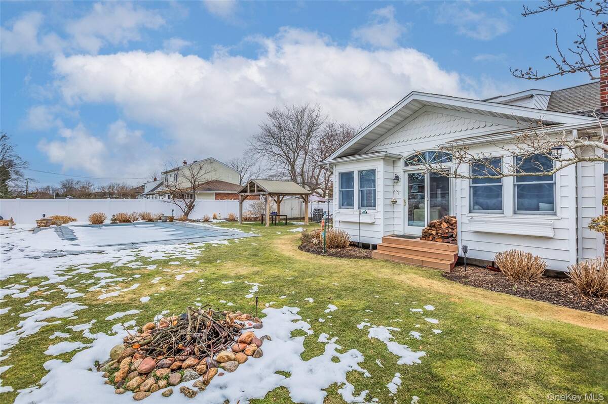 #24 photo, 45 Terry Lane, Commack , NY 11725