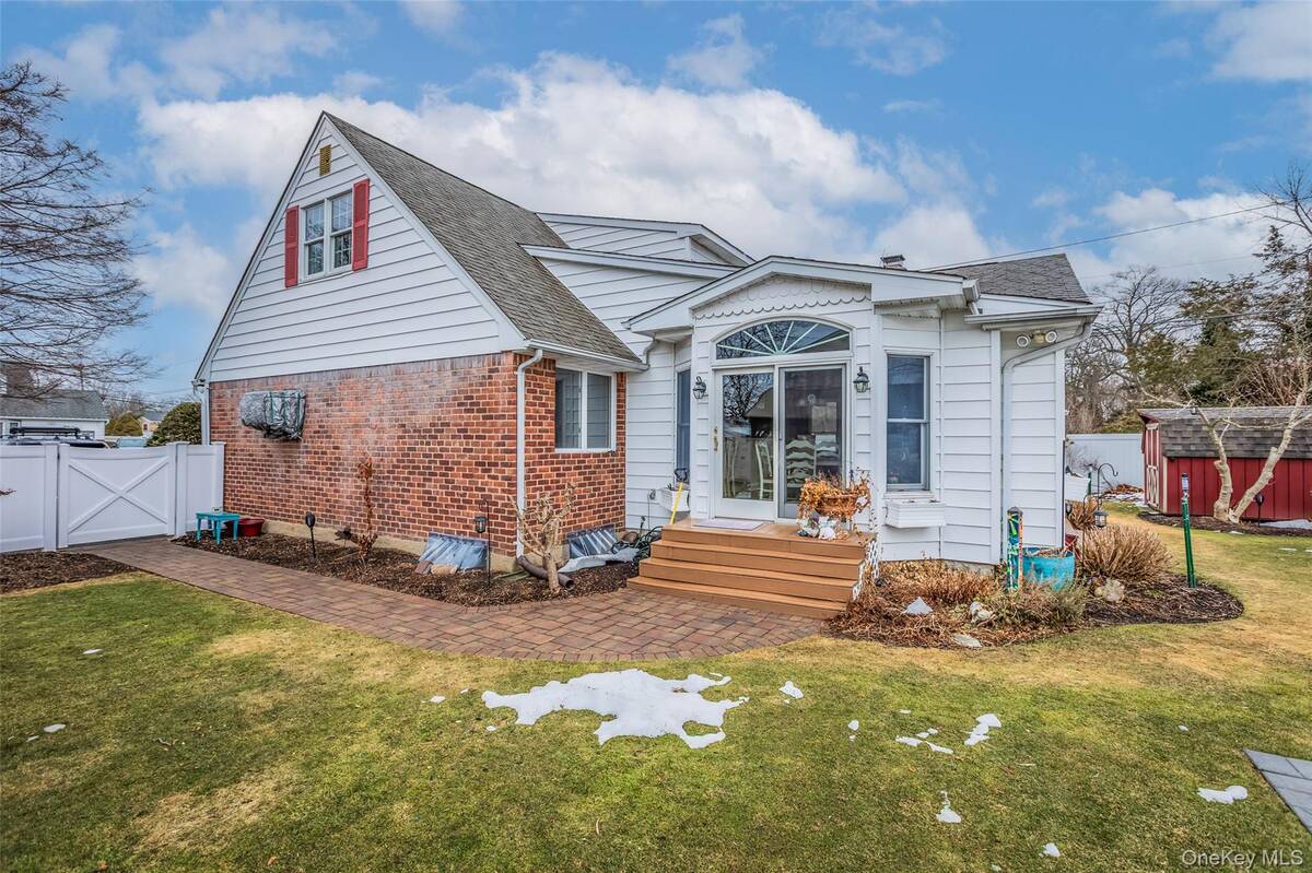 #25 photo, 45 Terry Lane, Commack , NY 11725