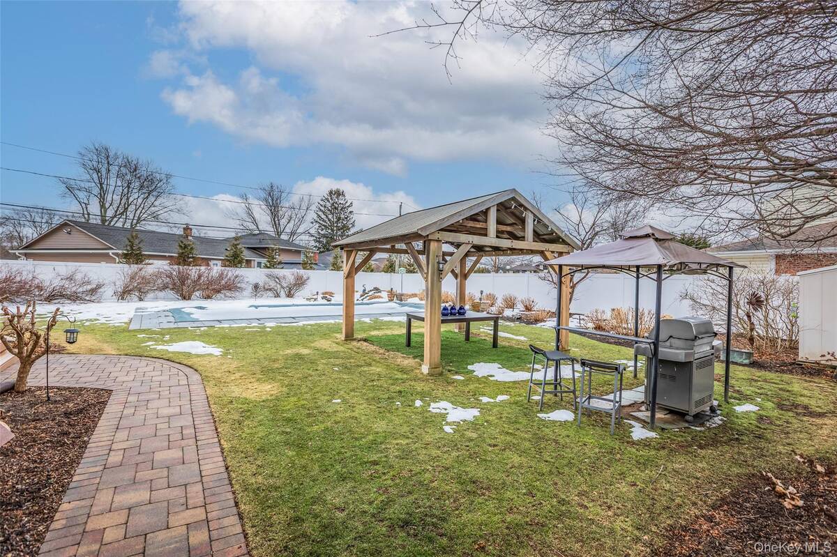 #26 photo, 45 Terry Lane, Commack , NY 11725