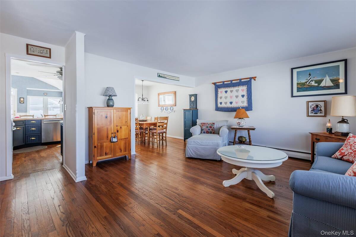 #5 photo, 45 Terry Lane, Commack , NY 11725