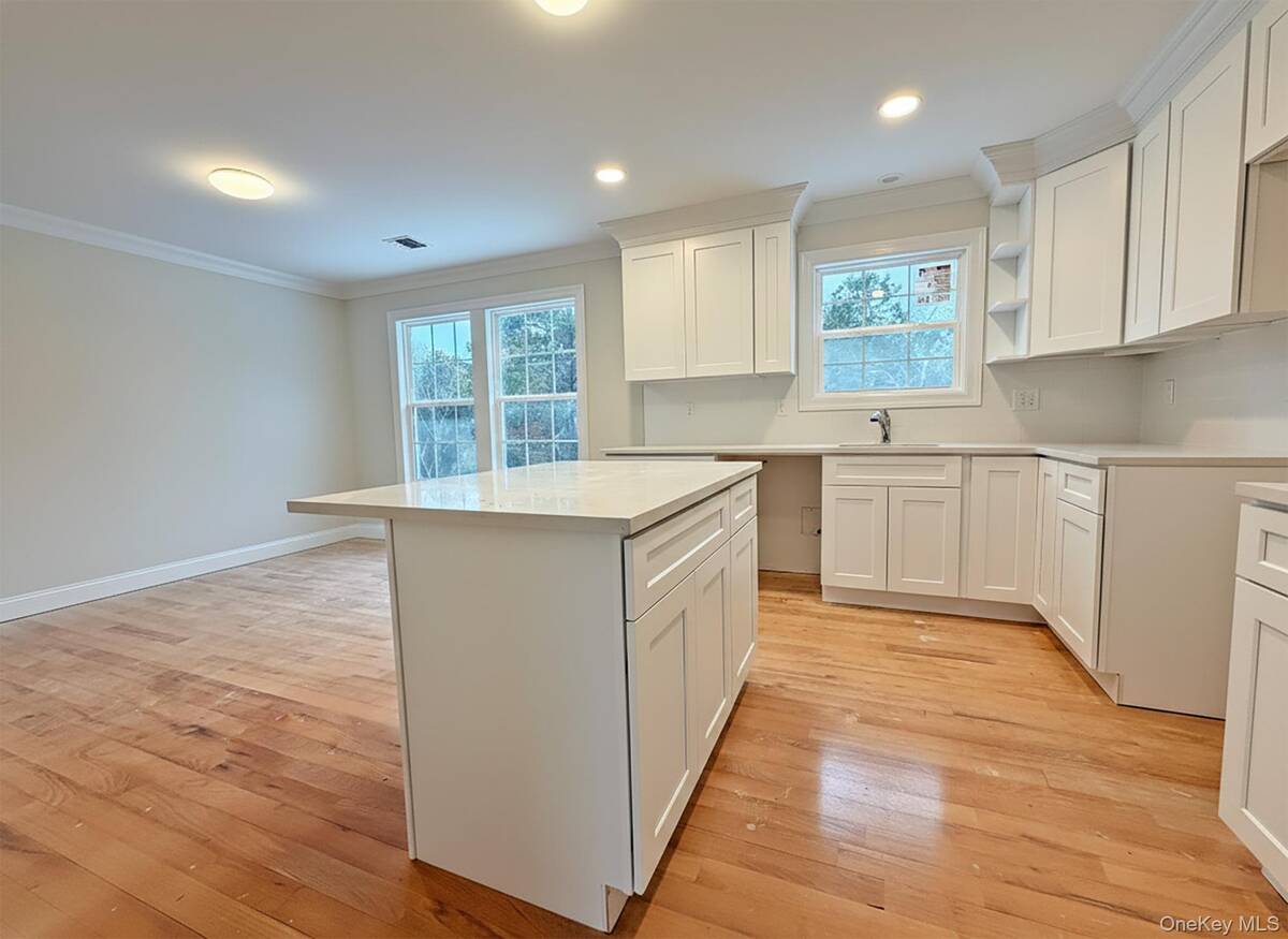 #4 photo, 103 Brookfield Avenue, #B, Center Moriches , NY 11934