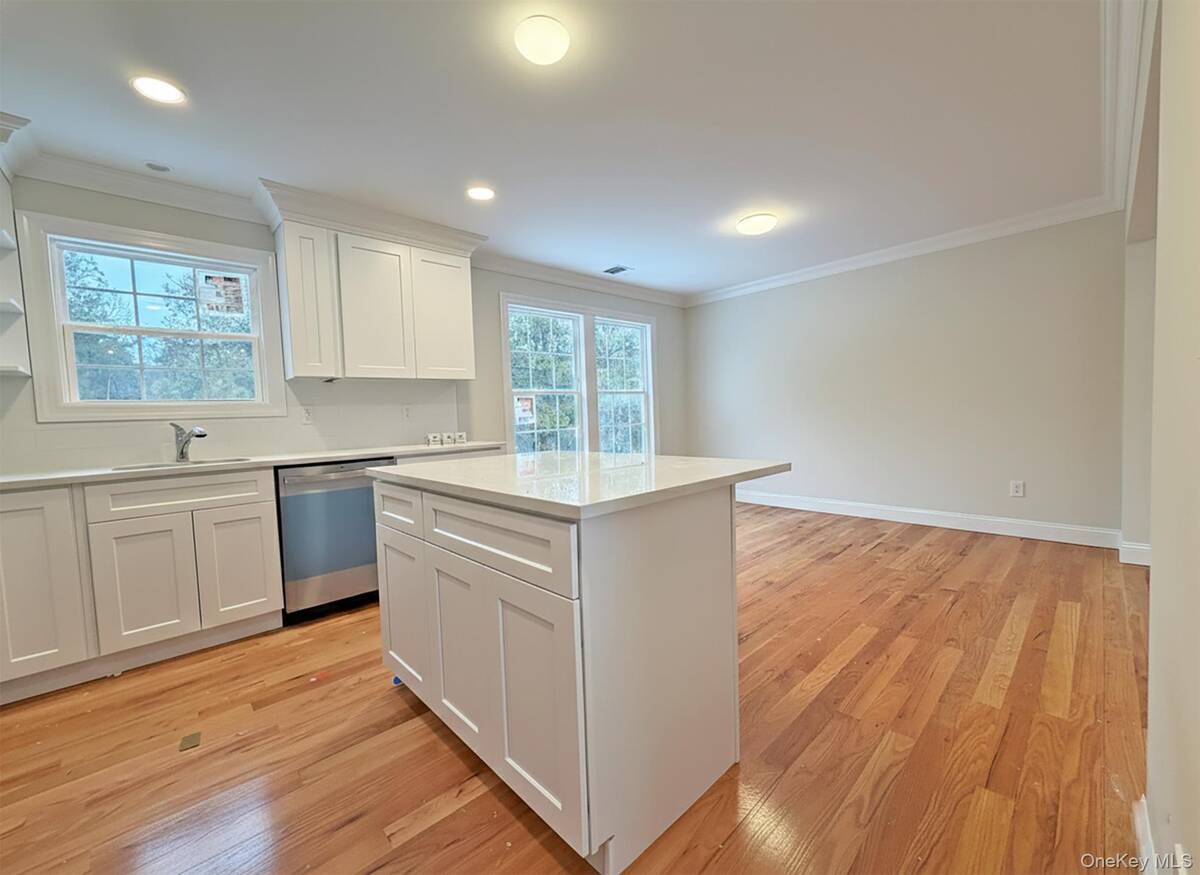 #8 photo, 103 Brookfield Avenue, #B, Center Moriches , NY 11934