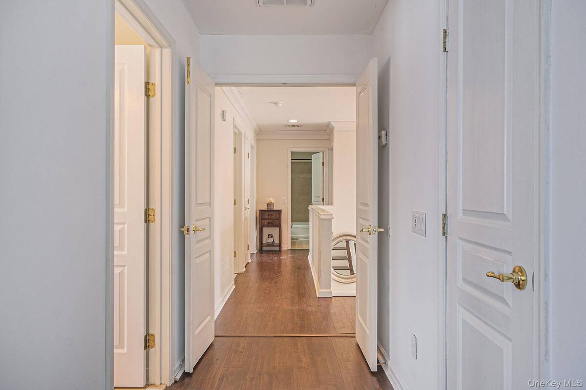 #23 photo, 27 Avolet Court, Mount Sinai , NY 11766