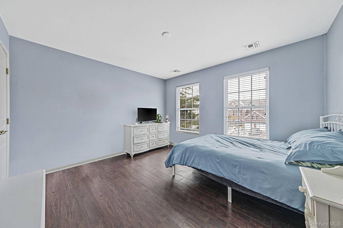 #27 photo, 27 Avolet Court, Mount Sinai , NY 11766