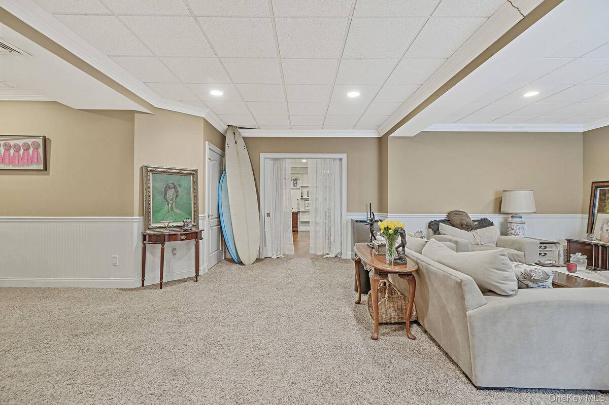 #32 photo, 27 Avolet Court, Mount Sinai , NY 11766