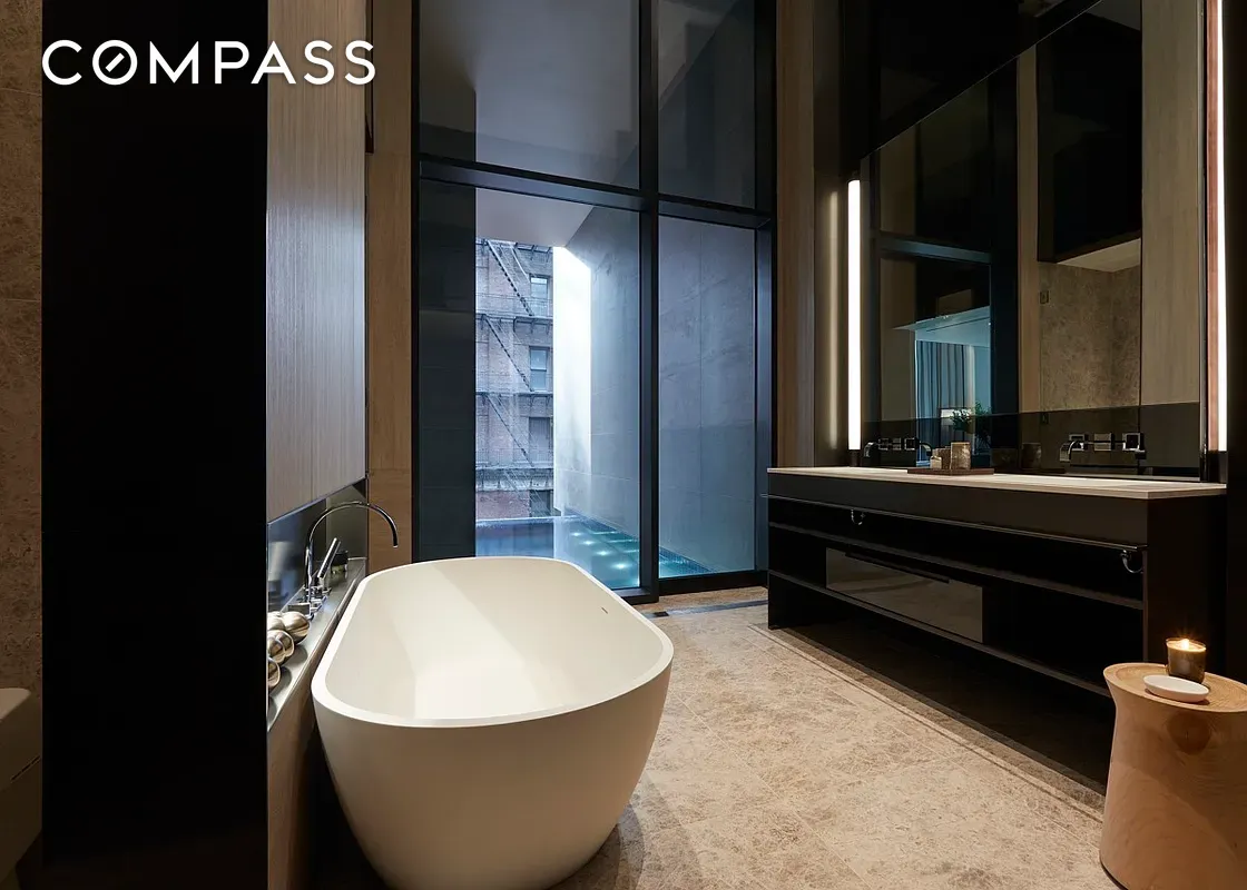 #8 photo, 522 W 29th Street, Chelsea , NY 10001