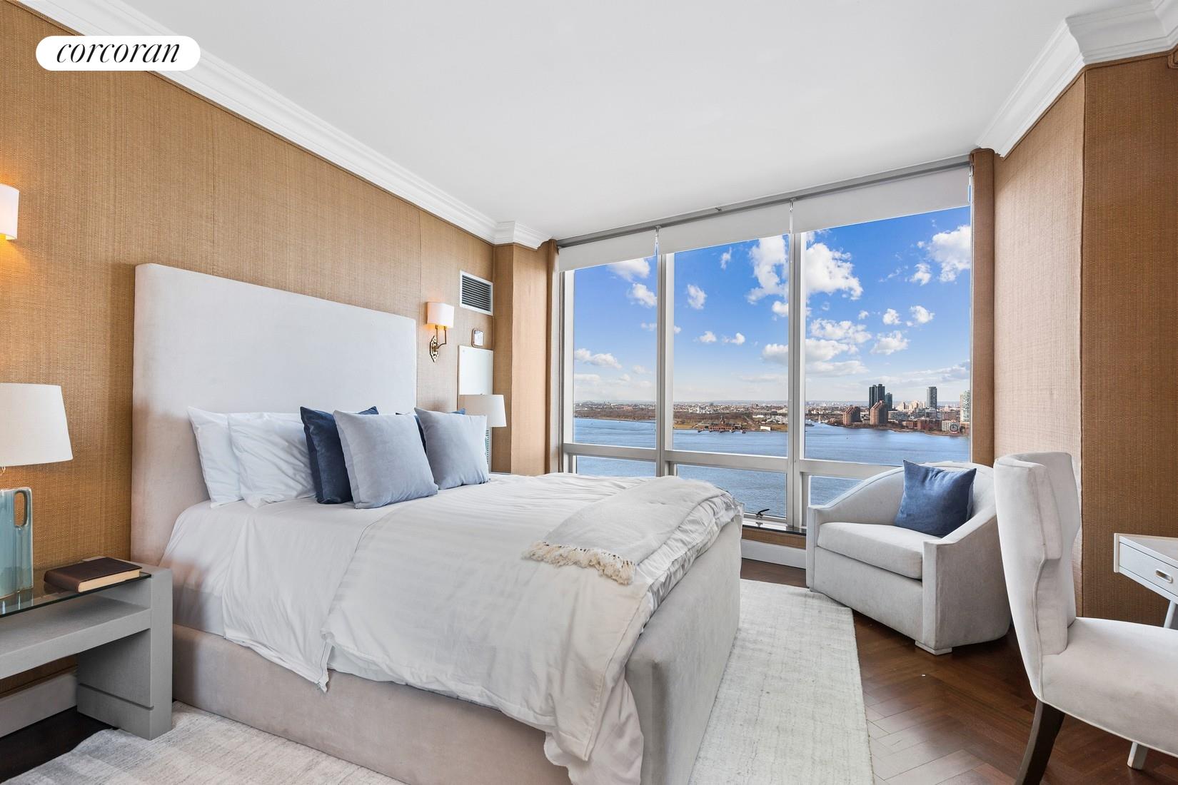 #14 photo, 10 WEST Street, Financial District , NY 10004