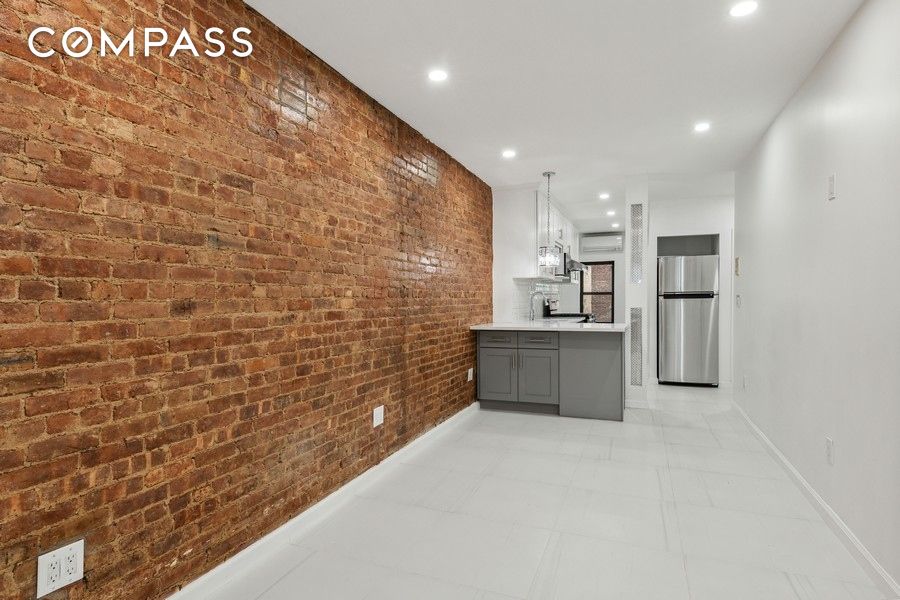 #3 photo, 239 W 26th Street, Chelsea , NY 10001