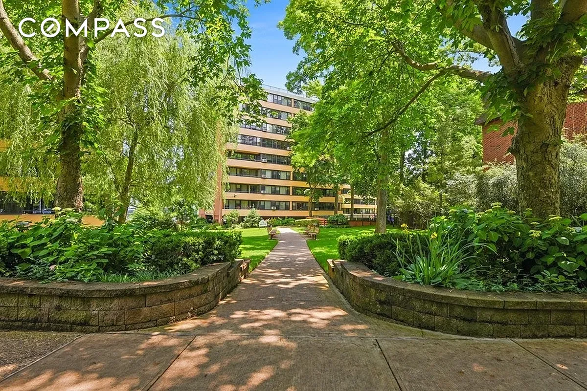 #10 photo, 9-20 166th Street, 뉴욕퀸즈 Whitestone , NY 11357